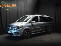 Grå Begagnad 2022 Mercedes V300 AMG Minibuss | 655 900 kr (Marknadspris)