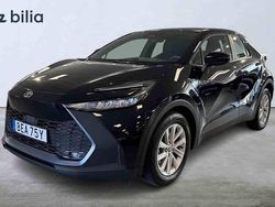 Svart Begagnad 2025 Toyota C-HR SUV | 319 900 kr