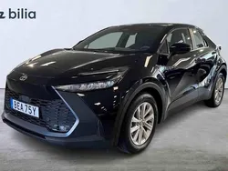 Svart Begagnad 2025 Toyota C-HR SUV | 329 900 kr