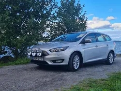 Grå Begagnad 2016 Ford Focus Titanium Kombi | 110 000 kr