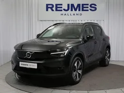 Svart Begagnad 2022 Volvo XC40 Plus SUV | 359 500 kr
