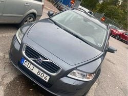 Grå Begagnad 2009 Volvo V50 Kinetic Kombi | 30 000 kr (Superpris)