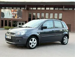 Grå Begagnad 2008 Ford Fiesta Halvkombi | 34 900 kr (Marknadspris)