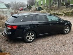Svart Begagnad 2014 Toyota Avensis Kombi | 99 000 kr (Marknadspris)