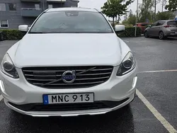 Vit Begagnad 2015 Volvo XC60 Ocean Race SUV | 195 000 kr (Marknadspris)