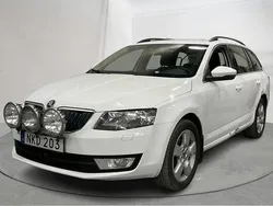 Vit Begagnad 2016 Skoda Octavia Sedan | 79 000 kr (Marknadspris)