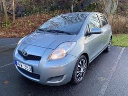 Grå Begagnad 2008 Toyota Yaris Halvkombi | 39 900 kr (Bra pris)