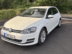 Vit Begagnad 2014 VW Golf VII Halvkombi | 105 000 kr (Lite dyr)