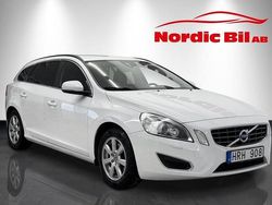 Vit Begagnad 2013 Volvo V60 Momentum Kombi | 79 900 kr (Marknadspris)