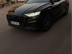 Svart Begagnad 2020 Audi Q8 S-Line SUV | 590 000 kr (Marknadspris)