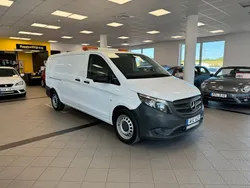 Vit Begagnad 2020 Mercedes Vito Minibuss | 239 900 kr