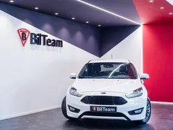 Vit Begagnad 2017 Ford Focus ST-Line Kombi | 149 900 kr (Marknadspris)