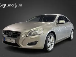 Brun Begagnad 2012 Volvo S60 Momentum Sedan | 109 900 kr (Marknadspris)