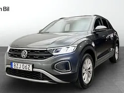 Grå Begagnad 2024 VW T-Roc Life SUV | 319 900 kr (Lite dyr)
