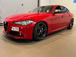 Röd Begagnad 2016 Alfa Romeo Giulia Sedan | 179 900 kr (Marknadspris)