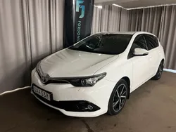 Vit Begagnad 2017 Toyota Auris Comfort Halvkombi | 149 900 kr (Marknadspris)