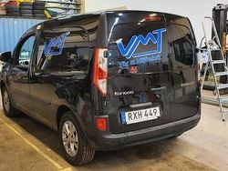 Svart Begagnad 2017 Renault Kangoo Minibuss | 75 000 kr (Marknadspris)