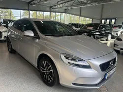 Silver Begagnad 2016 Volvo V40 Momentum Kombi | 155 900 kr (Marknadspris)