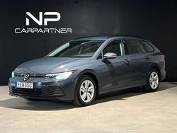 Mörkgrå (grå) Begagnad 2023 VW Golf VIII Kombi | 178 900 kr (Superpris)