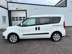 Röd (vit) Begagnad 2015 Fiat Doblò Minibuss | 48 000 kr (Marknadspris)