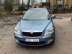 Grå Begagnad 2011 Skoda Octavia Elegance Kombi | 47 500 kr (Bra pris)