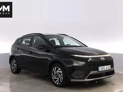 Svart (svart metallic) Begagnad 2024 Hyundai Bayon Essential SUV | 239 000 kr (Marknadspris)