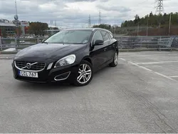 Svart Begagnad 2011 Volvo V60 Summum Kombi | 90 000 kr (Bra pris)