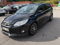 Svart Begagnad 2013 Ford Focus Titanium Kombi | 55 000 kr (Marknadspris)