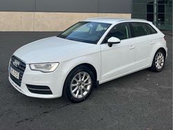 Vit Begagnad 2014 Audi A3 Sportback Attraction Halvkombi | 89 000 kr (Marknadspris)