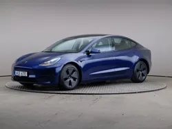 Blå Begagnad 2022 Tesla Model 3 Long Range Sedan | 339 000 kr (Marknadspris)