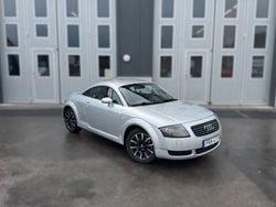 Ljusgrå (grå) Begagnad 2000 Audi TT Sportkupé | 47 900 kr (Marknadspris)
