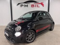 Svart (svart metallic) Begagnad 2022 Abarth 595C Cab | 189 900 kr