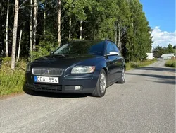 Blå Begagnad 2007 Volvo V50 Momentum Kombi | 40 000 kr (Lite dyr)