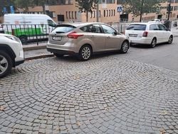 Grå Begagnad 2017 Ford Focus Titanium Halvkombi | 120 000 kr (Marknadspris)