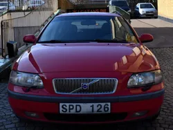 Röd Begagnad 2001 Volvo V70 Kombi | 13 800 kr (Bra pris)