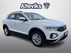 Vit Begagnad 2024 VW T-Roc Life SUV | 299 800 kr (Marknadspris)