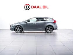Grå Begagnad 2017 Volvo V40 R-Design Kombi | 224 700 kr (Lite dyr)