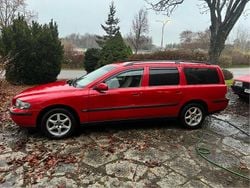 Röd Begagnad 2001 Volvo V70 Kombi | 15 000 kr (Superpris)