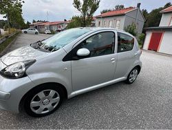 Silver Begagnad 2007 Toyota Aygo Halvkombi | 35 000 kr (Marknadspris)