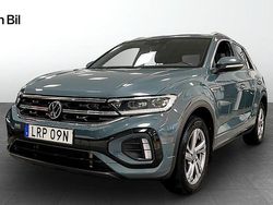 Mörkblå (petroleum blue metallic) Begagnad 2022 VW T-Roc R-line SUV | 299 900 kr (Lite dyr)