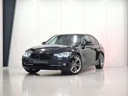 Svart Begagnad 2017 BMW 330 Sport Line Sedan | 234 900 kr (Marknadspris)