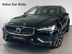 Svart Begagnad 2022 Volvo V60 Core Kombi | 369 800 kr (Marknadspris)