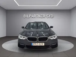 Grå Begagnad 2017 BMW 530 M Sport Sedan | 319 900 kr (Marknadspris)