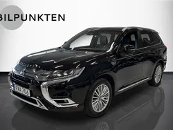 Svartmetallic Begagnad 2018 Mitsubishi Outlander P-HEV SUV | 239 900 kr (Marknadspris)