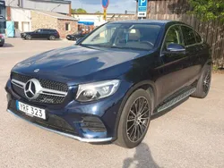 Mörkblå (blå) Begagnad 2017 Mercedes GLC250 SUV | 439 500 kr