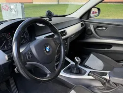 Svart Begagnad 2012 BMW 318 Comfort Edition Sedan | 58 000 kr (Superpris)