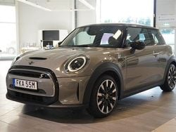 Grå Begagnad 2022 Mini Cooper Essential Halvkombi | 229 500 kr (Marknadspris)