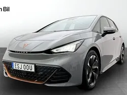 Ljusgrå Begagnad 2023 Cupra Born e-Boost Halvkombi | 324 900 kr (Marknadspris)