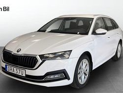 Vit Begagnad 2023 Skoda Octavia Style Kombi | 319 900 kr (Marknadspris)