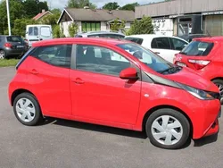 Röd Begagnad 2018 Toyota Aygo X-play Halvkombi | 109 900 kr (Lite dyr)